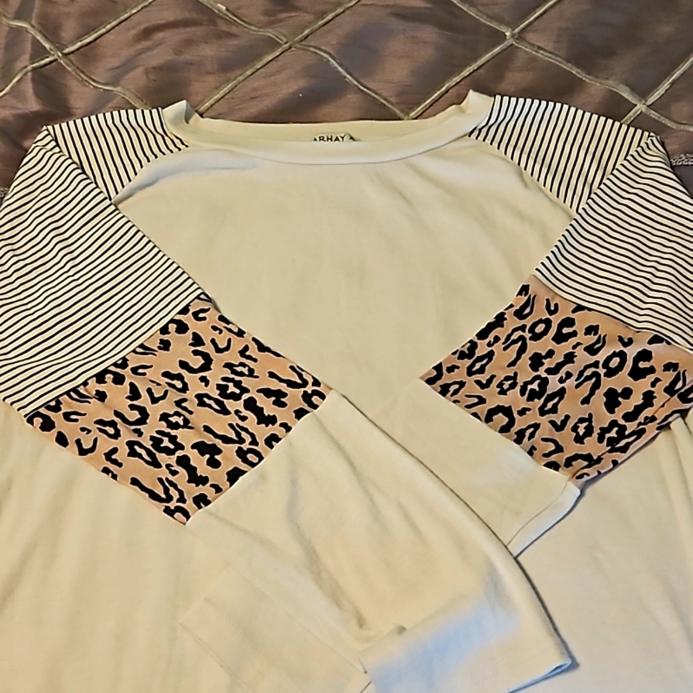🐆Leopard print and striped top